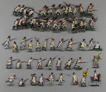 Lot De 43 Soldats Plats En étain - Armée D'époque 1800 Environ - échelle 1:72